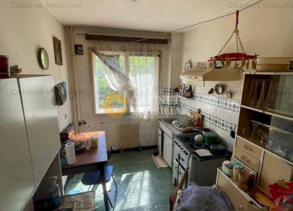 3 Camere Decomandat - Etaj 2 - 2 Balcoane - Podu Ros - Poză 5