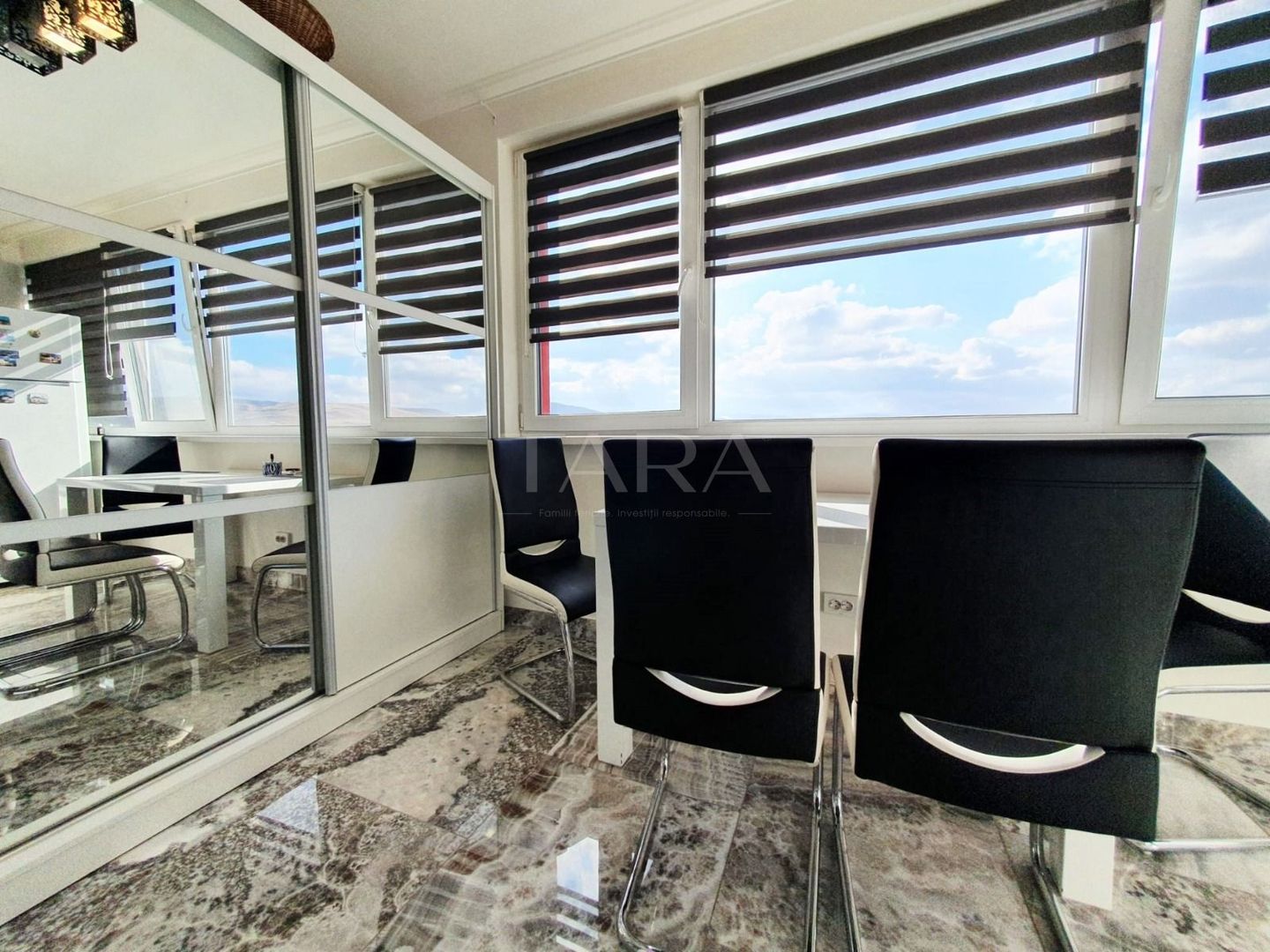 Apartament cu 3 camere complet mobilat, parcare inclusă. Zona BMW. - Poză 1