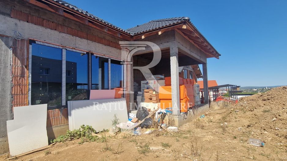 Casa cu 5 camere | Semifinisata | Vedere Panoramica | Paleu | Bihor - Poză 2