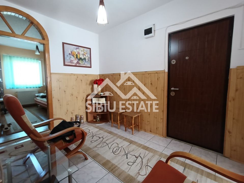 Apartament de vanzare cu 3 camere, decomandat -55 mp. balcon, pivnita - Poză 10