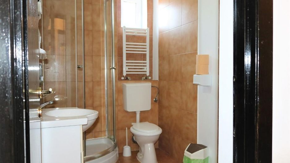 Mamaia Nord - Langa Mare, pensiune la cheie, 11 camere, 9 bai! - Poză 75