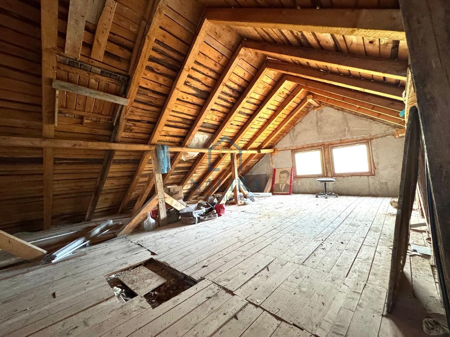 Casa spatioasa cu zona amenajata pentru ferma Cicarlau - Poză 20