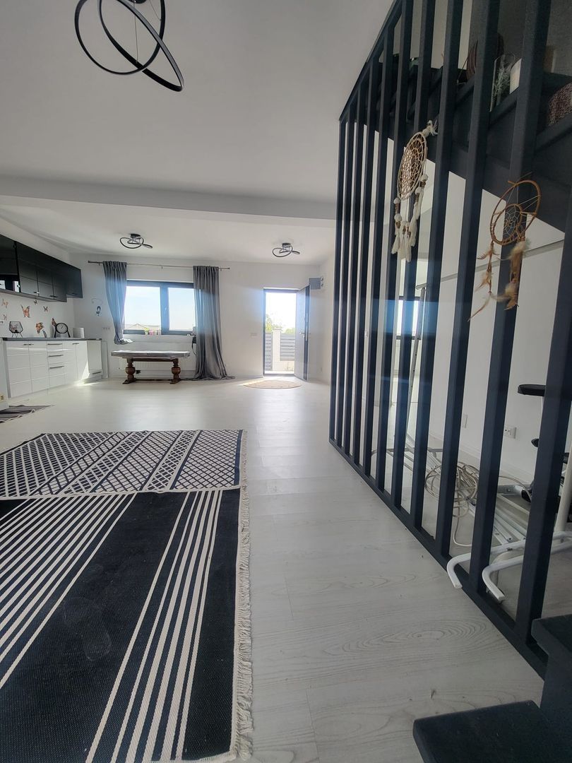 Casa Mogosoaia, constructie noua, 3 bai, zona in dezvoltare, vecini civilizati - Poză 3