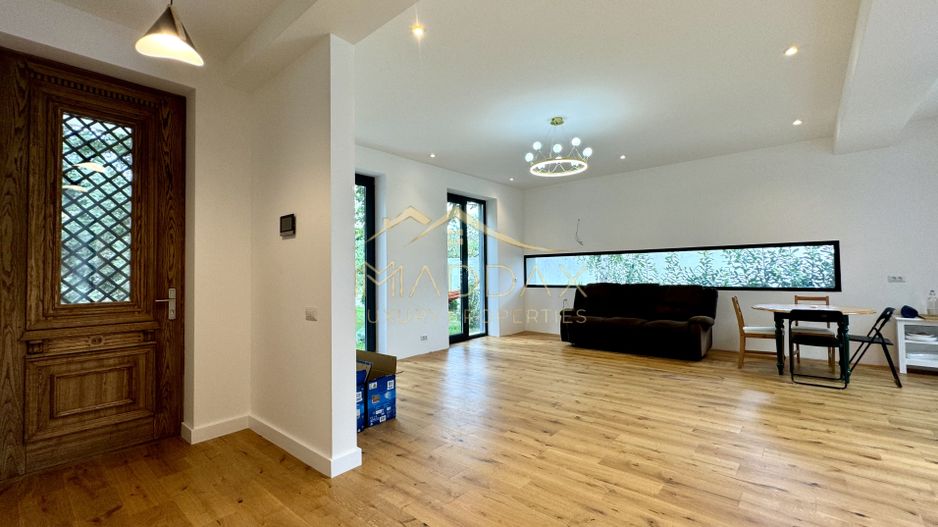 Vila cu 5 camere // * 565 mp gradina* // Tunari - Poză 12