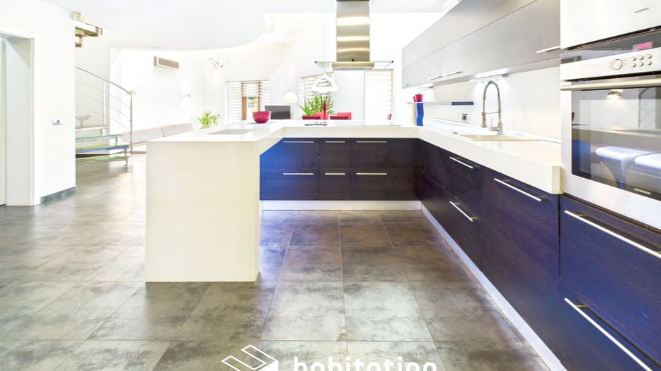 Descoperă eleganța unei case moderne– vizitează prin tur virtual - Poză 14