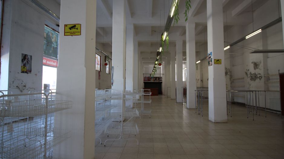 Spatiu comercial tip hala - zona semicentrala - Poză 15