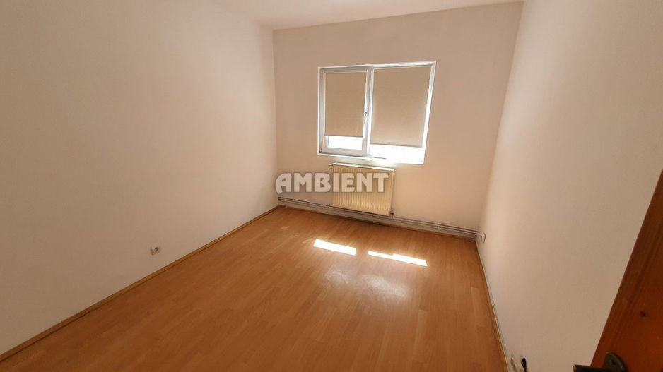 Apartament 3 camere, decomandat, etaj 4, zona CARTIER; - Poză 5