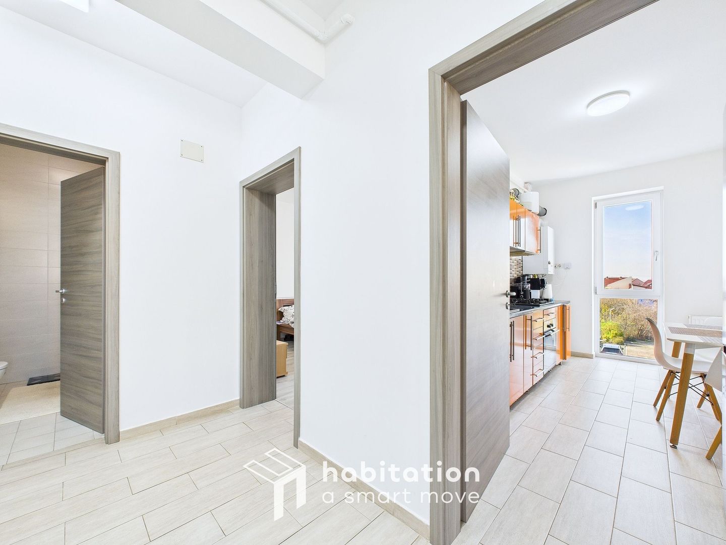 Refugiu urban: 2 camere, decomandat, în Bucovina, langă Iulius Town - Poză 6