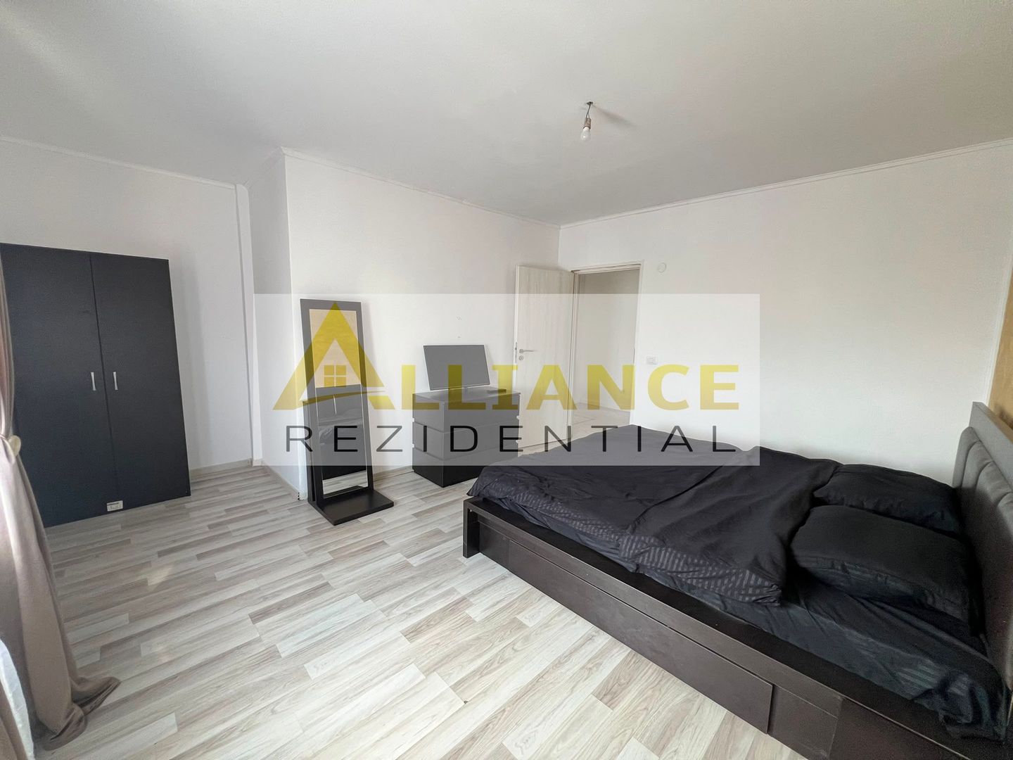 Duplex mobilat si utilat - 3 camere -2 bai - Poză 9