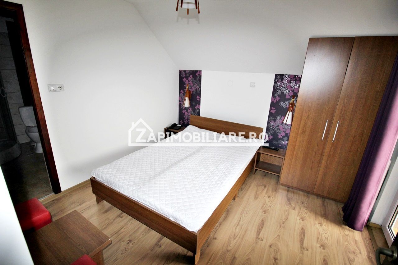 Pensiune P-E-M 9 camere,9 bai,1 bucatarie,teren 900 mp - Poză 6