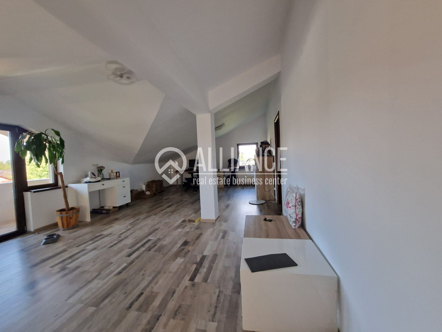 Oază de Rafinament și Confort: Vilă de Lux în Cumpăna ( cod 12 ) - Poză 18