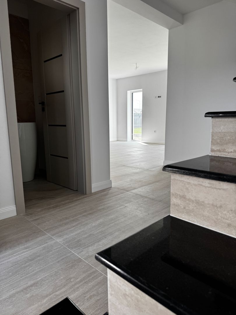 Casa tip duplex  de vanzare in Sebes - Poză 2