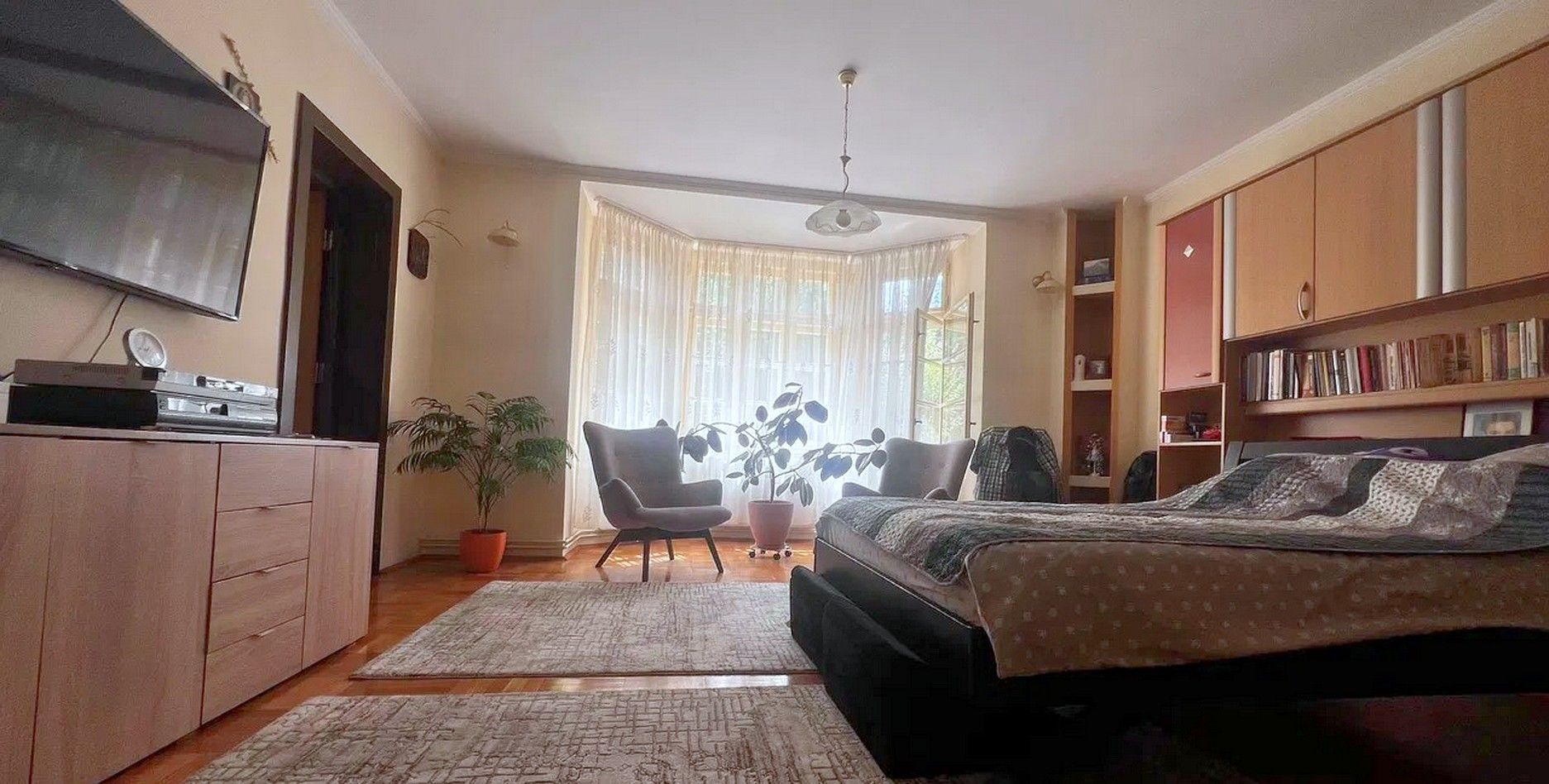 Vila cu 5 Camere și Teren 2183+Clădire pentru Afacere sau Evenimente - Poză 4