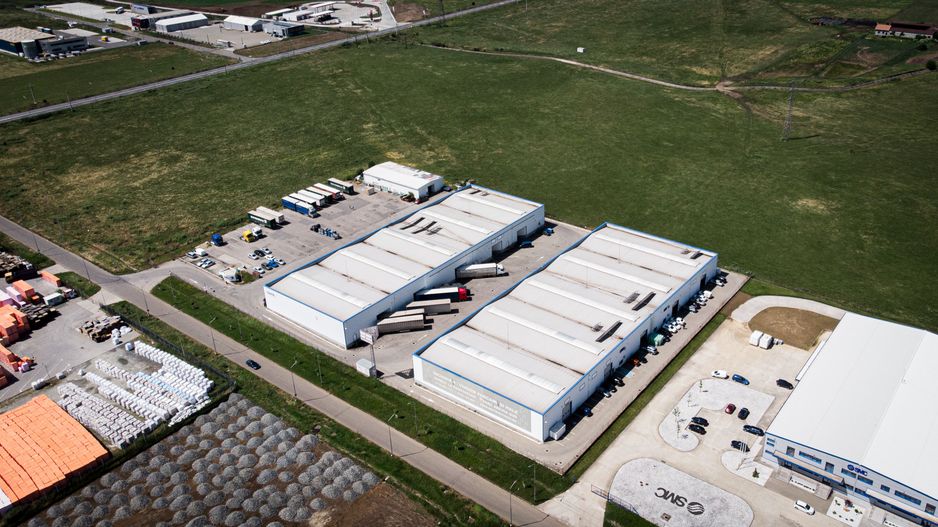 Parc industrial cu platformă betonată lângă A1 - Poză 11