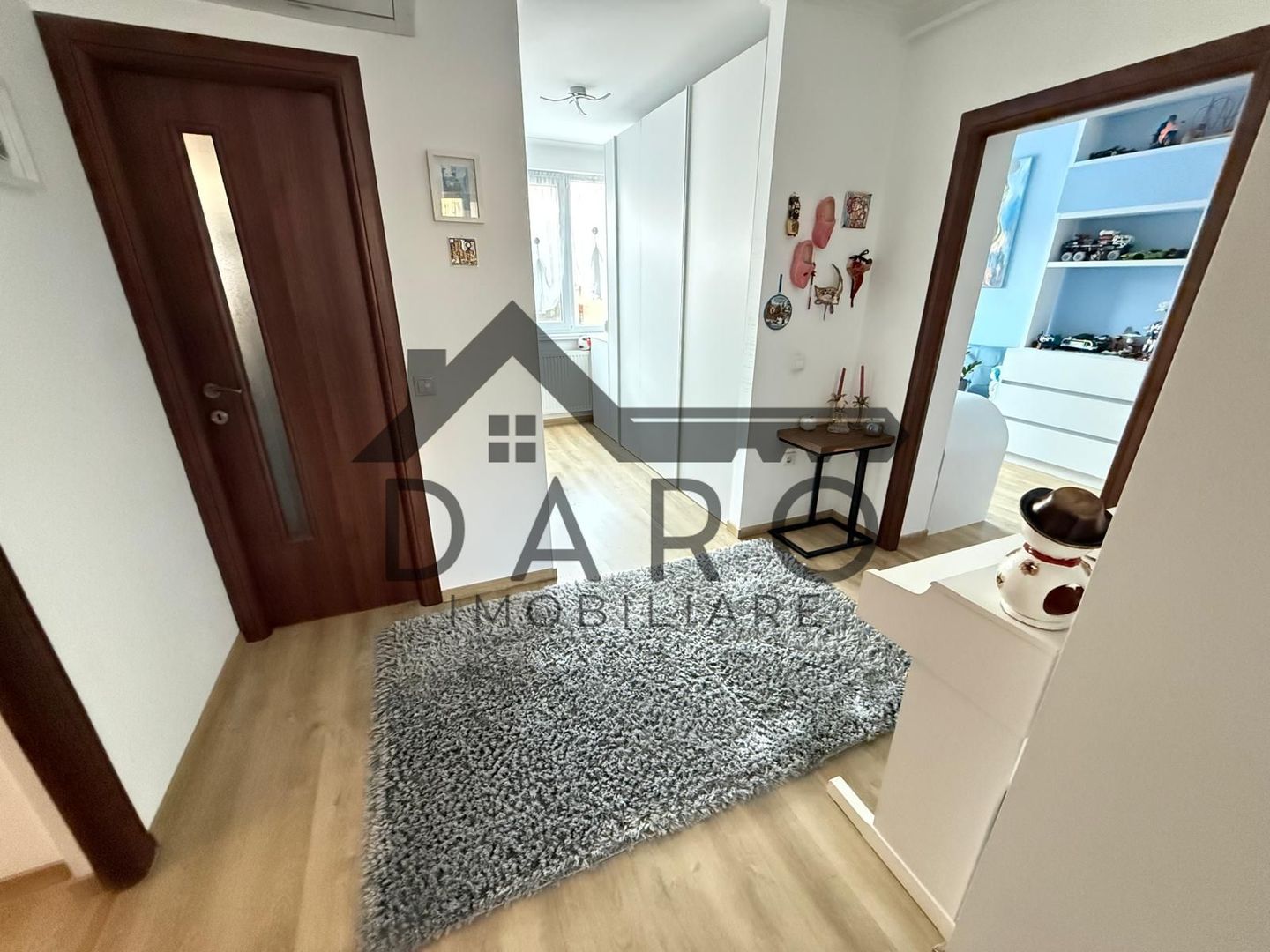 Apartament cu 2 camere in strada Moldovei. - Poză 1