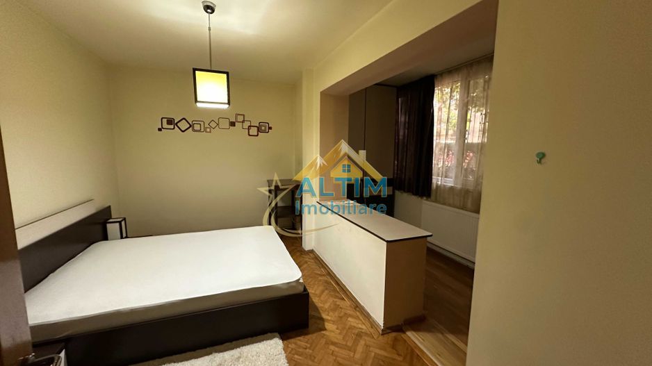 Apartament 3 camere în zona Spitalului Județean - de vânzare - Poză 1