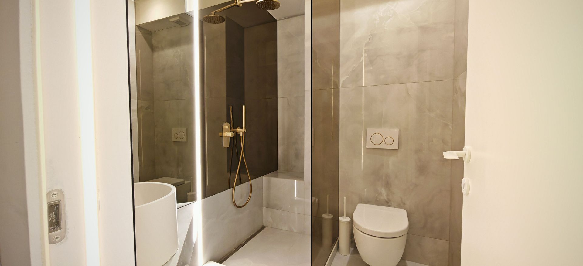 De inchiriat apartament 3 camere, mobilat/utilat complet si parcare - Poză 12