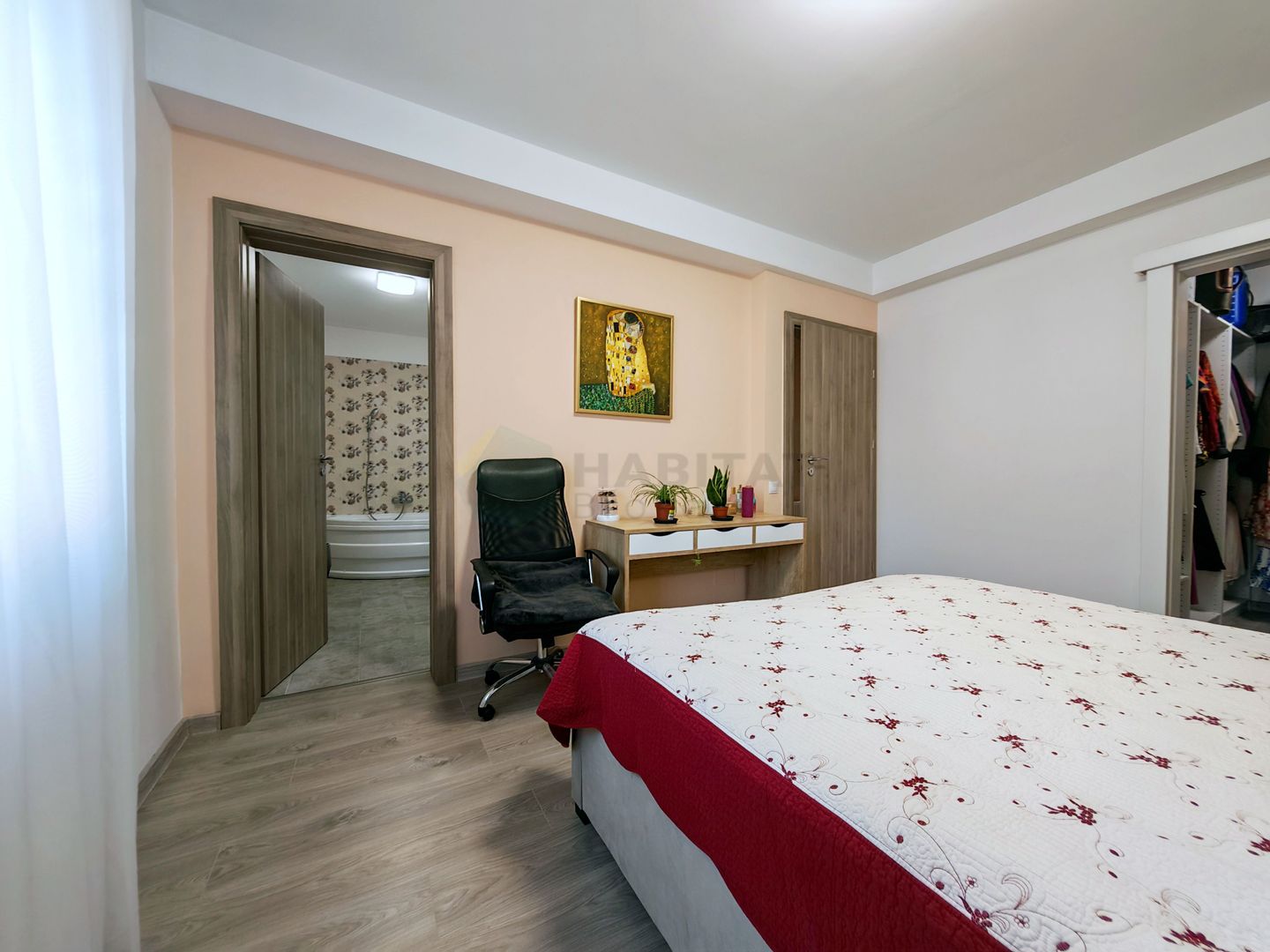 Prima inchiriere, vila cocheta, cu accente exotice - Poză 21