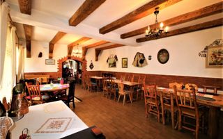 Pensiune de vânzare | 400 MPU | 10 Camere | Rasinari - Curmatura - Poză 11