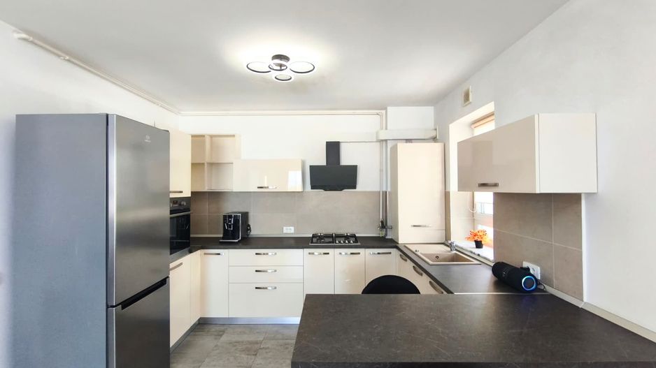 Studio Elegant în Kasper Coresi Balcon  Parcare  Boxă - Poză 7