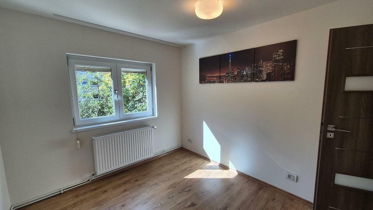 Central, 4 camere renovate, liber la vanzare, loc parcare concesionat - Poză 15