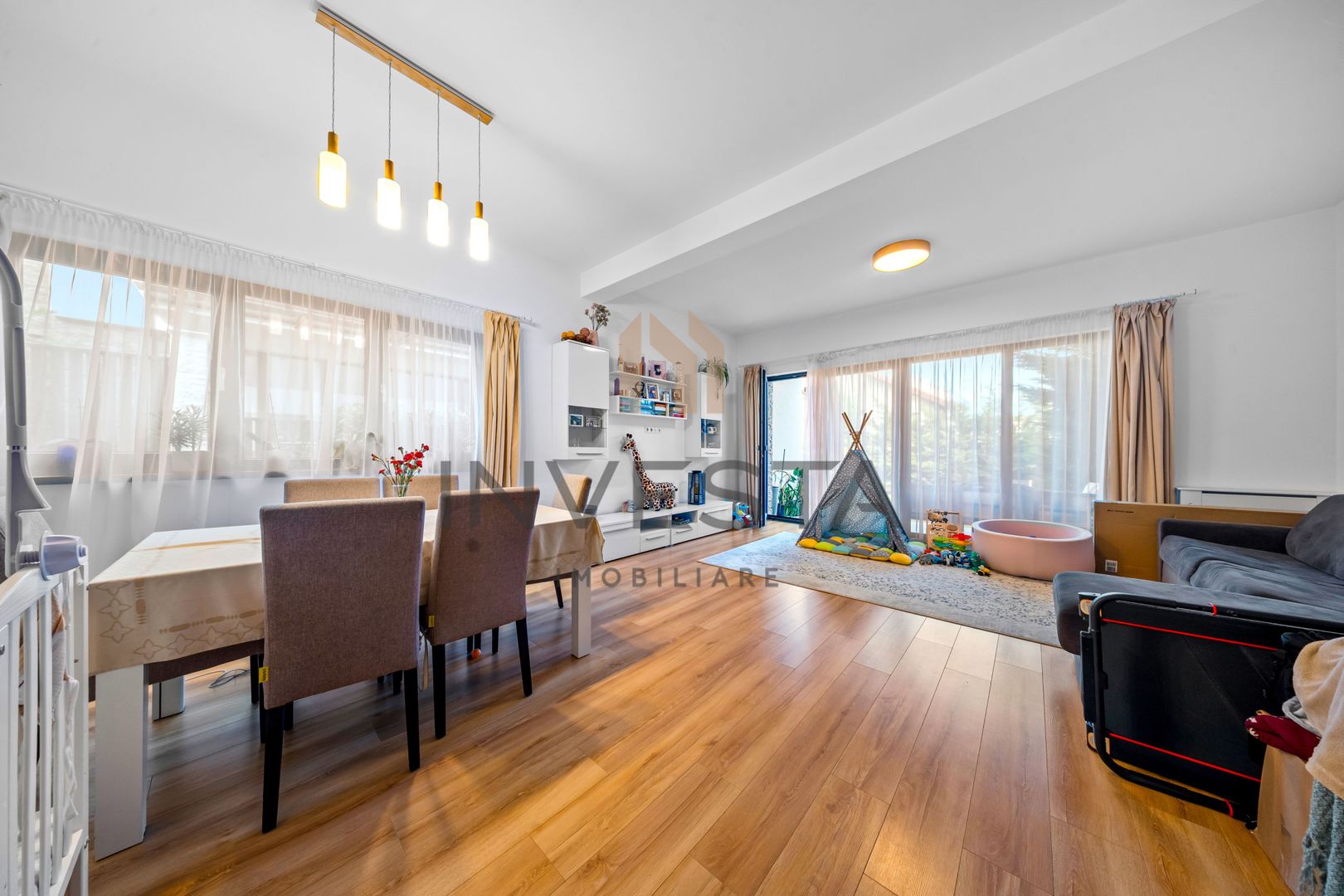 Duplex premium 136 mp utili cu gradina proprie si 2 parcari in Europa - Poză 1