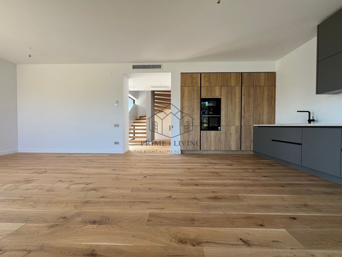 VILA CU 4 CAMERE LA INCHIRIERE IN COMPLEX REZIDENTIAL AMBER FOREST - Poză 2