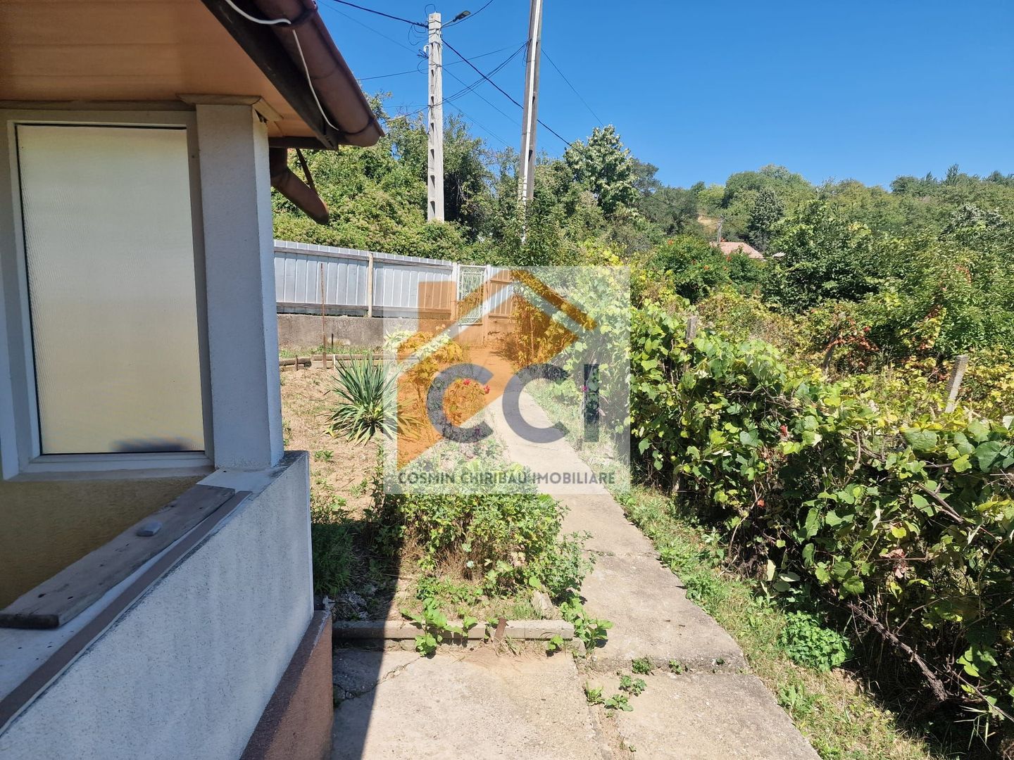Casa in mediu rural cu teren - Poză 25