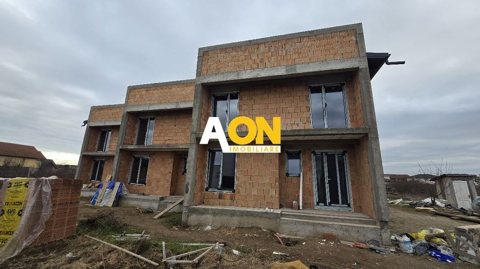 1/2 Duplex Zona Dealul Furcilor 4 Camere, 300mp Teren, 60mp Subsol - Poză 2