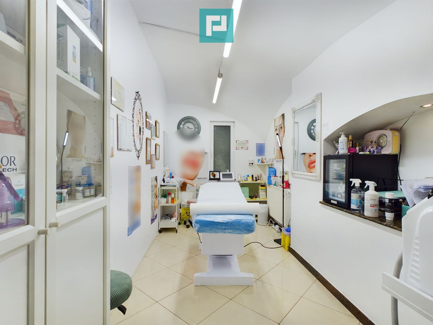 Salon cosmetică, coafor, masaj și relaxare - Poză 12