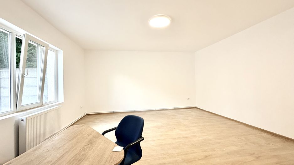 Spațiu comercial de închiriat – artera principală în nordul orașului. - Poză 15