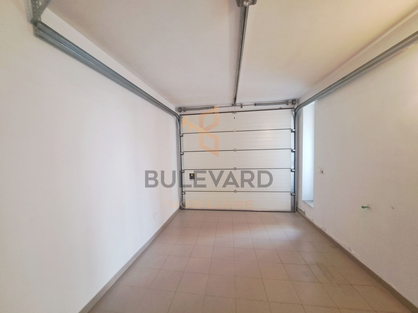 Casa tip dulplex 120 mp + 80 mp terase + garaj, zona Liceu Waldorf - Poză 23