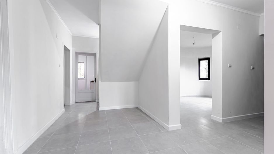 Casă în localitatea Miniș - Comision 0% la cumparare - Poză 5