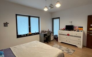 Casă de tip triplex la vânzare 6 camere /Șelimbăr /Secția 1 de Poliție - Poză 11