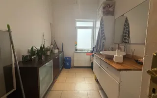 Spatiu, lumina si eleganta intr-un apartment interbelic - Poză 15