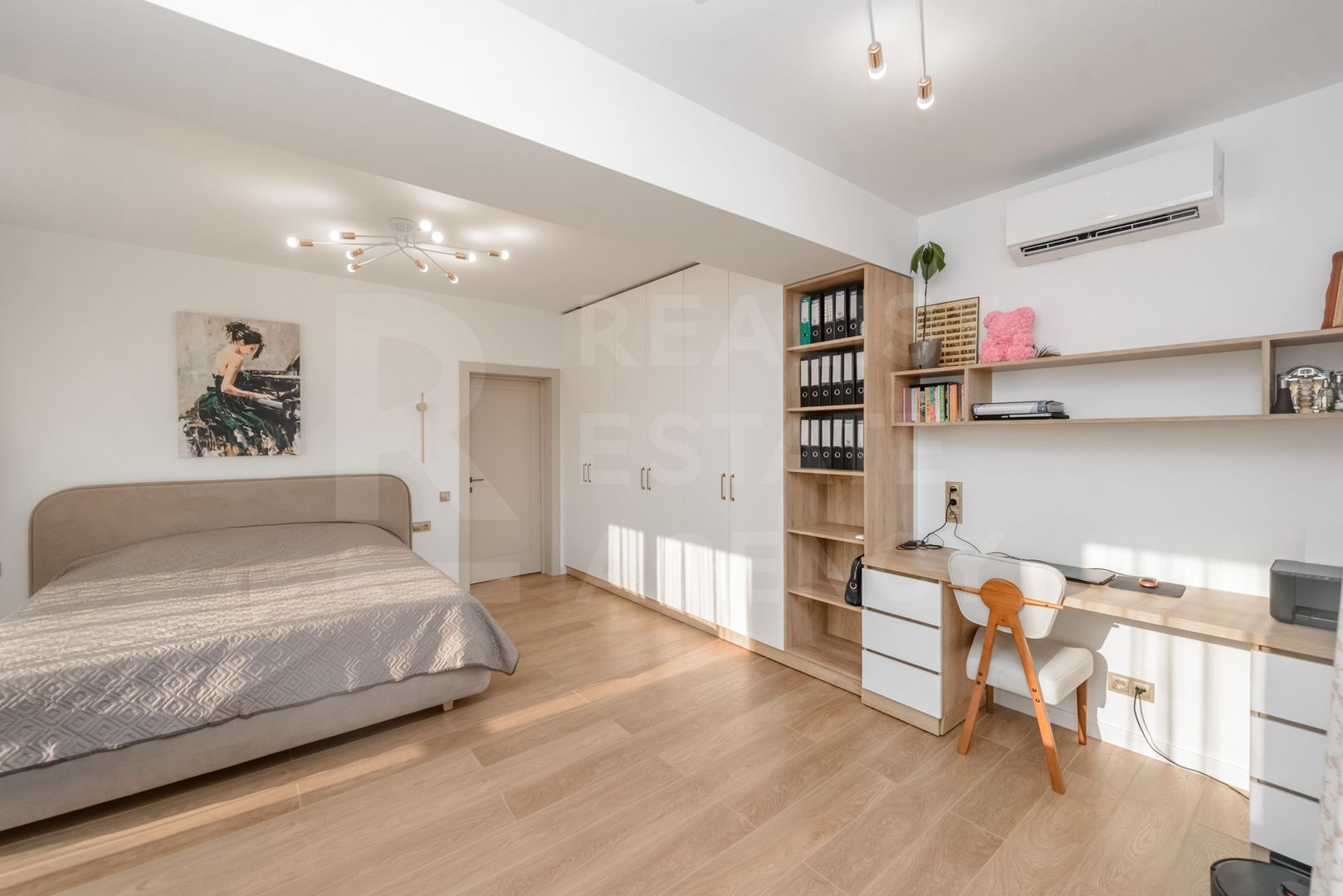 Vânzare, apartament, 2 dormitoare + living- 82 mp, Buiucani - Poză 10