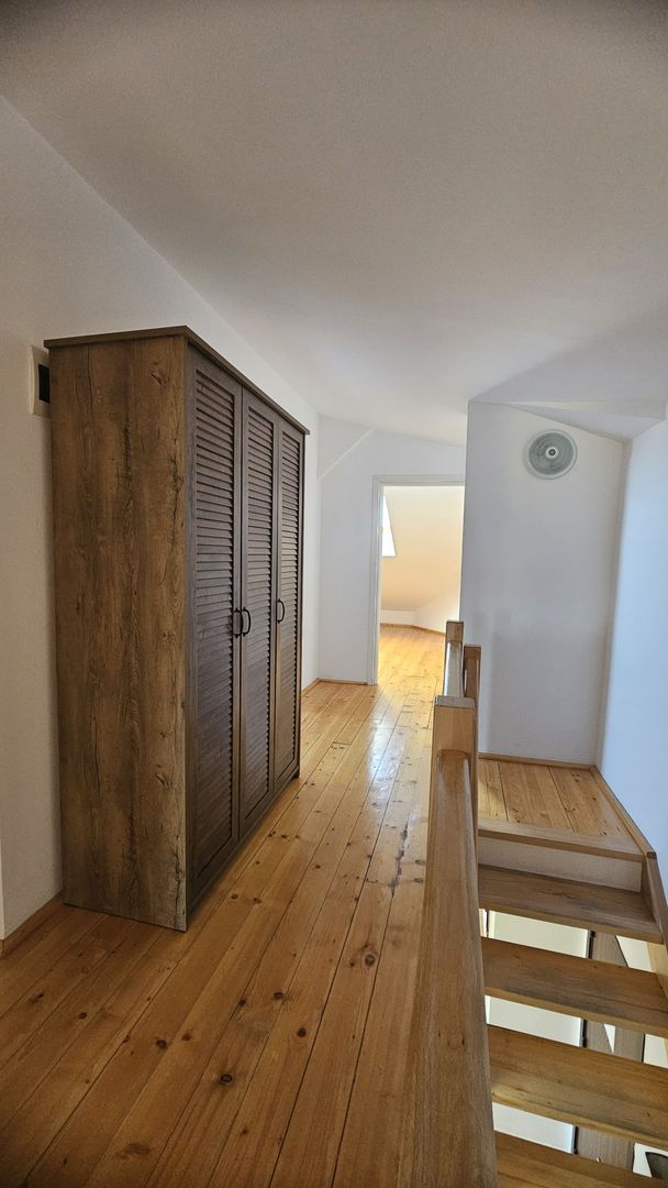 Apartament de inchiriat 6 camere 179 mp Etaj 2 + mansardă - Poză 27