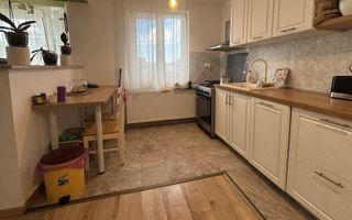 Vilă spațioasă cu garaj, curte de 600 mp  Sânnicoara - Poză 4