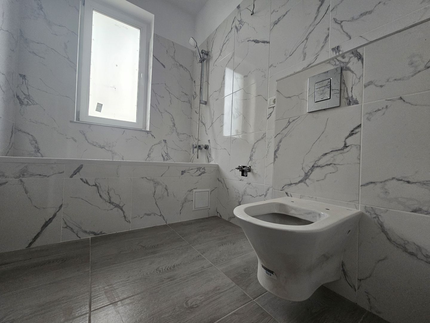 Case Parter Stil Mediteranean de Vânzare în Tunari - 100 metri Padure - Poză 11