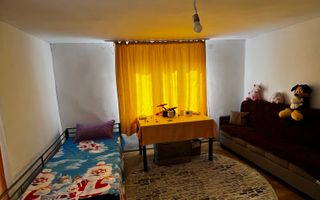 Proprietate cu 2 case și 770 mp teren – vedere spre Castel - Poză 8