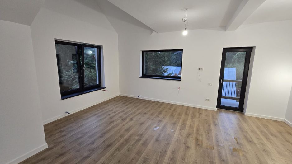 Apartament cu 4 camere 125 mp (4 garsoniere) la cheie + 60 mp pod - Busteni - Poză 15