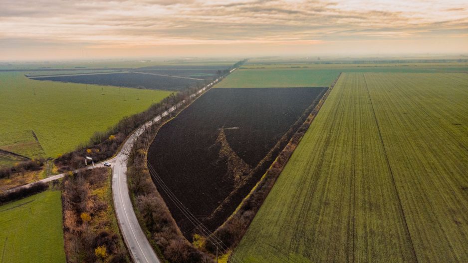 Teren la sosea cu 420 m front stradal - Poză 3