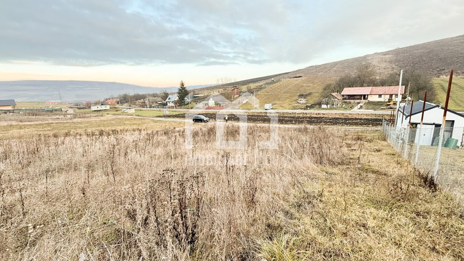 COMISION 0%   Teren intravilan, 2000 mp, Gadalin, Str. Tudor Argezi - Poză 3