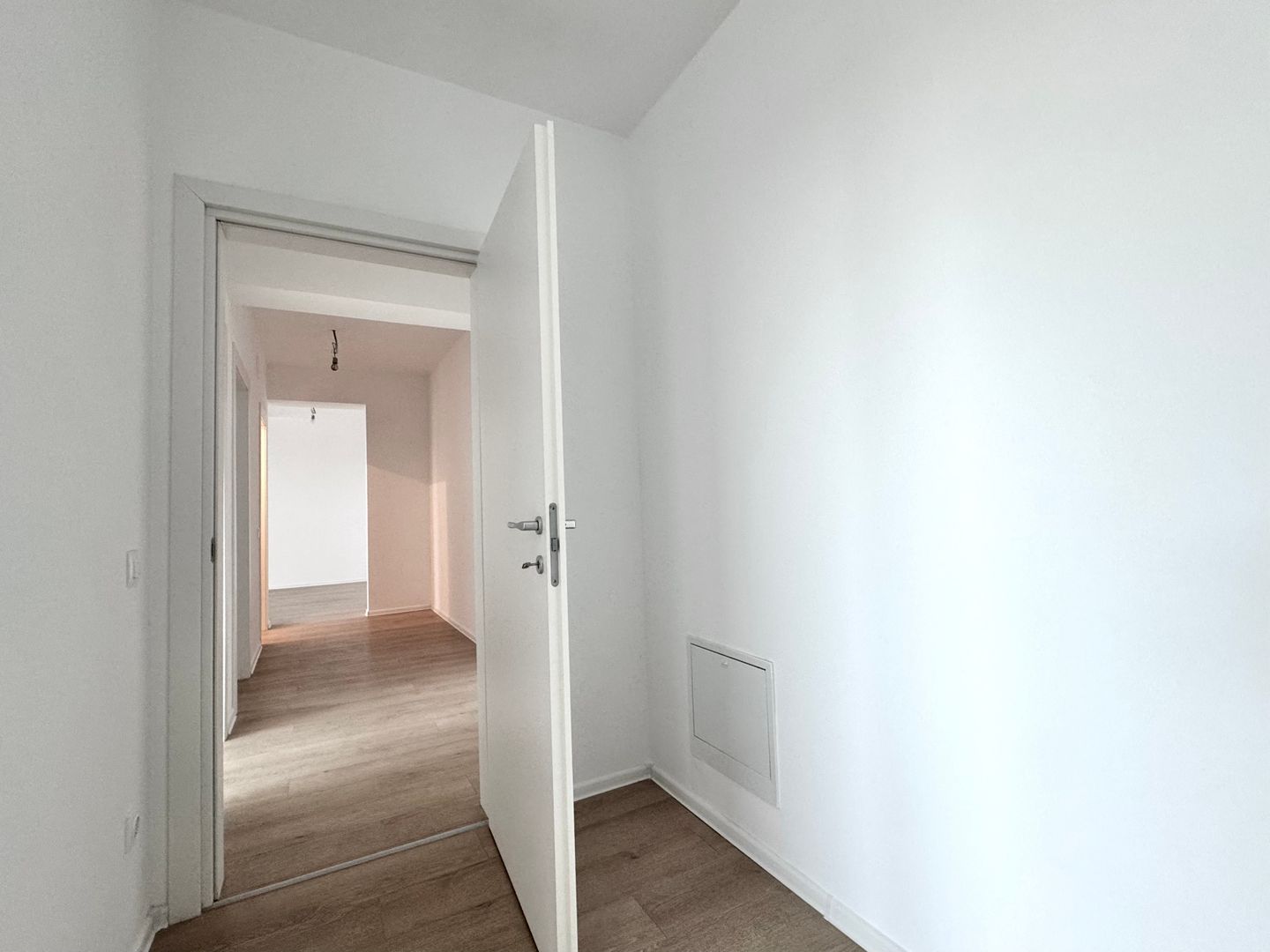Apartament 4 camere Decomandat + Grădină Proprie - Atria Urban Resort - Poză 3