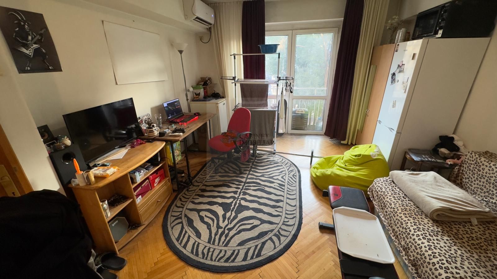 Bloc Dalles- Bd Nicolae Balcescu  | Garsoniera  AIRBNB | Etaj 2 - Poză 1