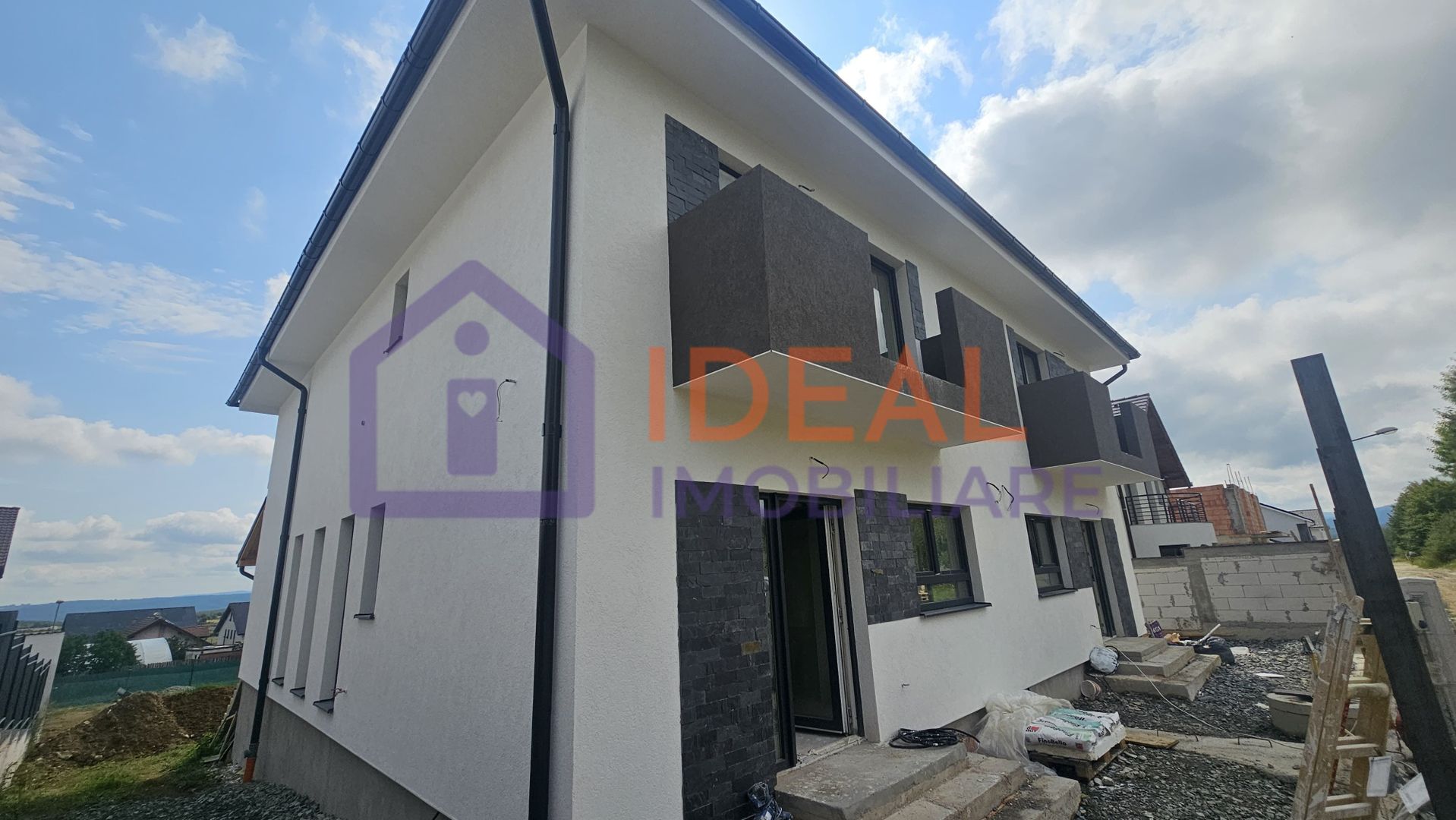 Duplex in Cisnadie cu 4 camere si 250 mp de curte, in Cisnadie - Poză 1