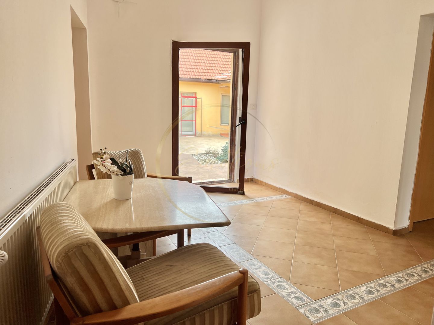 Apartament cu 1 camera la vila ( bucatarie comuna ) | UTILITATI INCLUSE - Poză 6