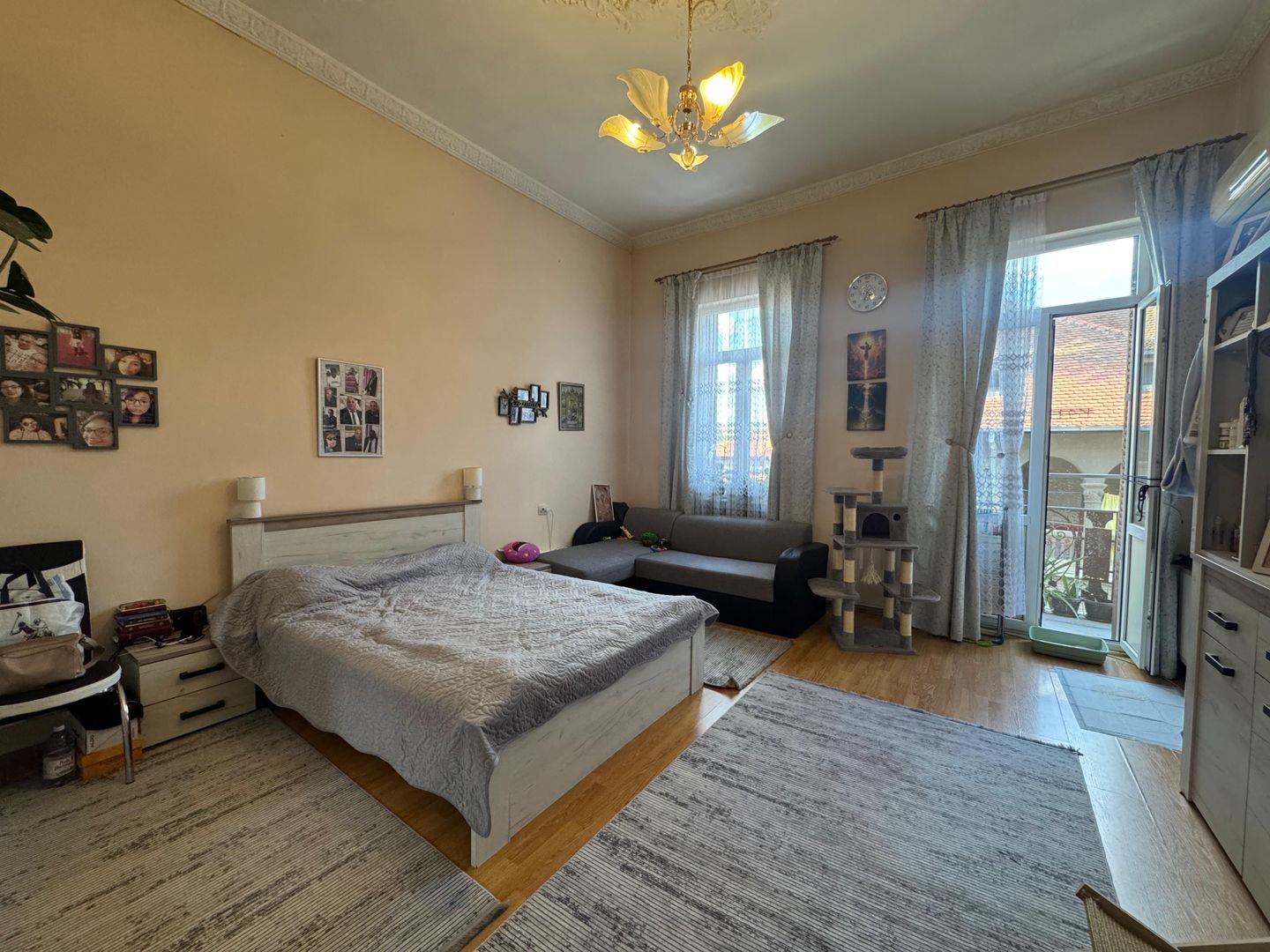 PROPRIETATE INTERBELICA 4 CAMERE+ GARSONIERA + BOXE || PIATA VICTORIEI - Poză 2