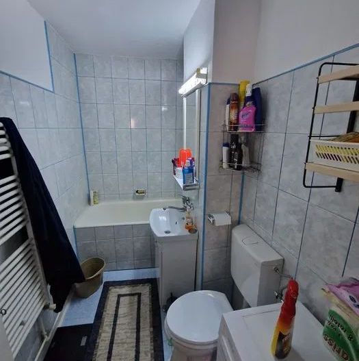 Apartament cu 3 camere de vanzare - Poză 2
