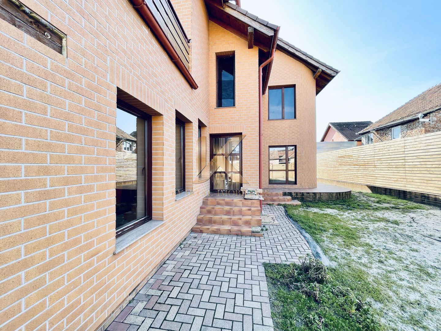 Vila superba cu 5 camere Zona Pârneava/Negociabil! - Poză 10